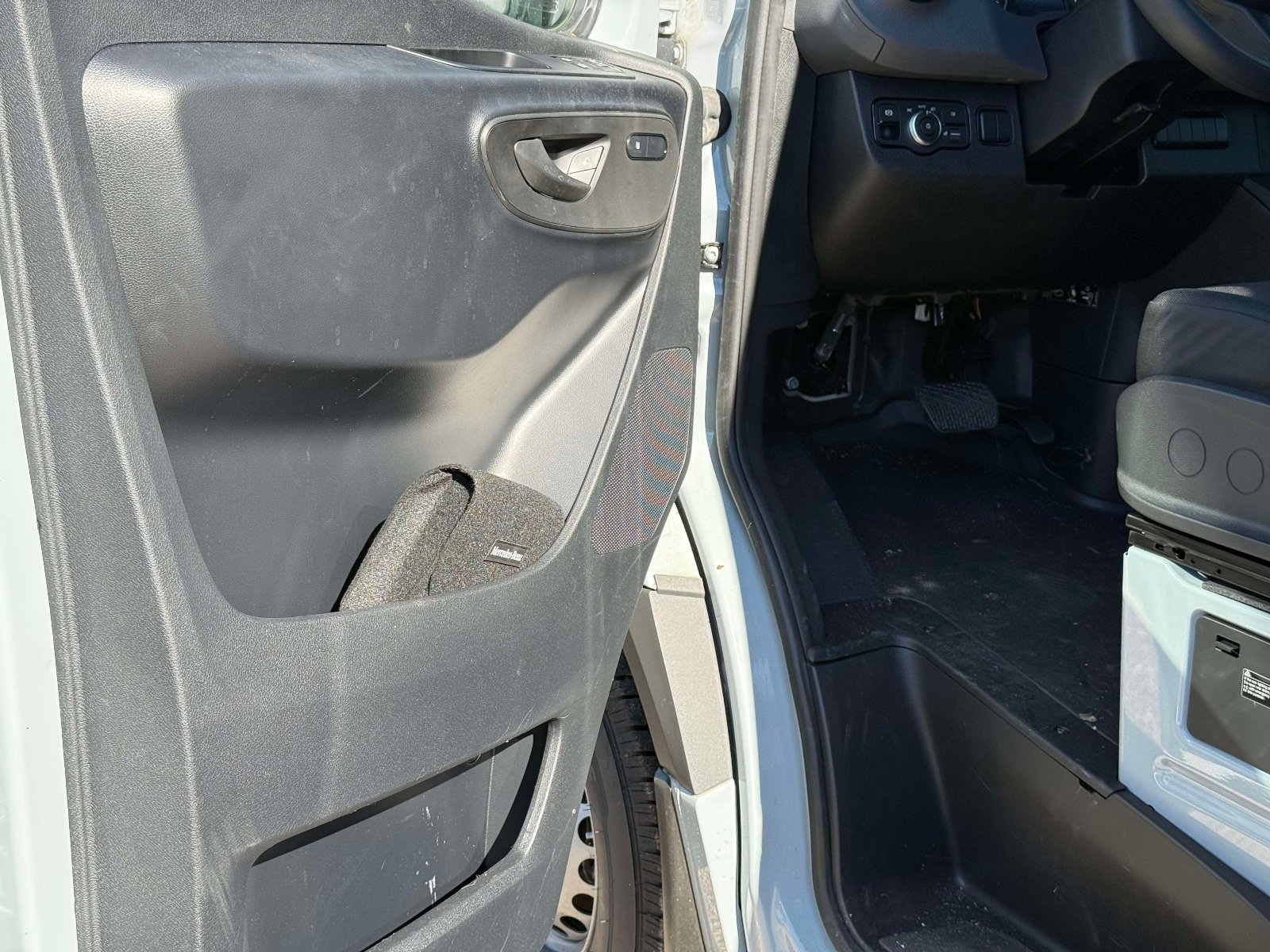 Used 2024 Mercedes-Benz Sprinter 144 Cargo image 15