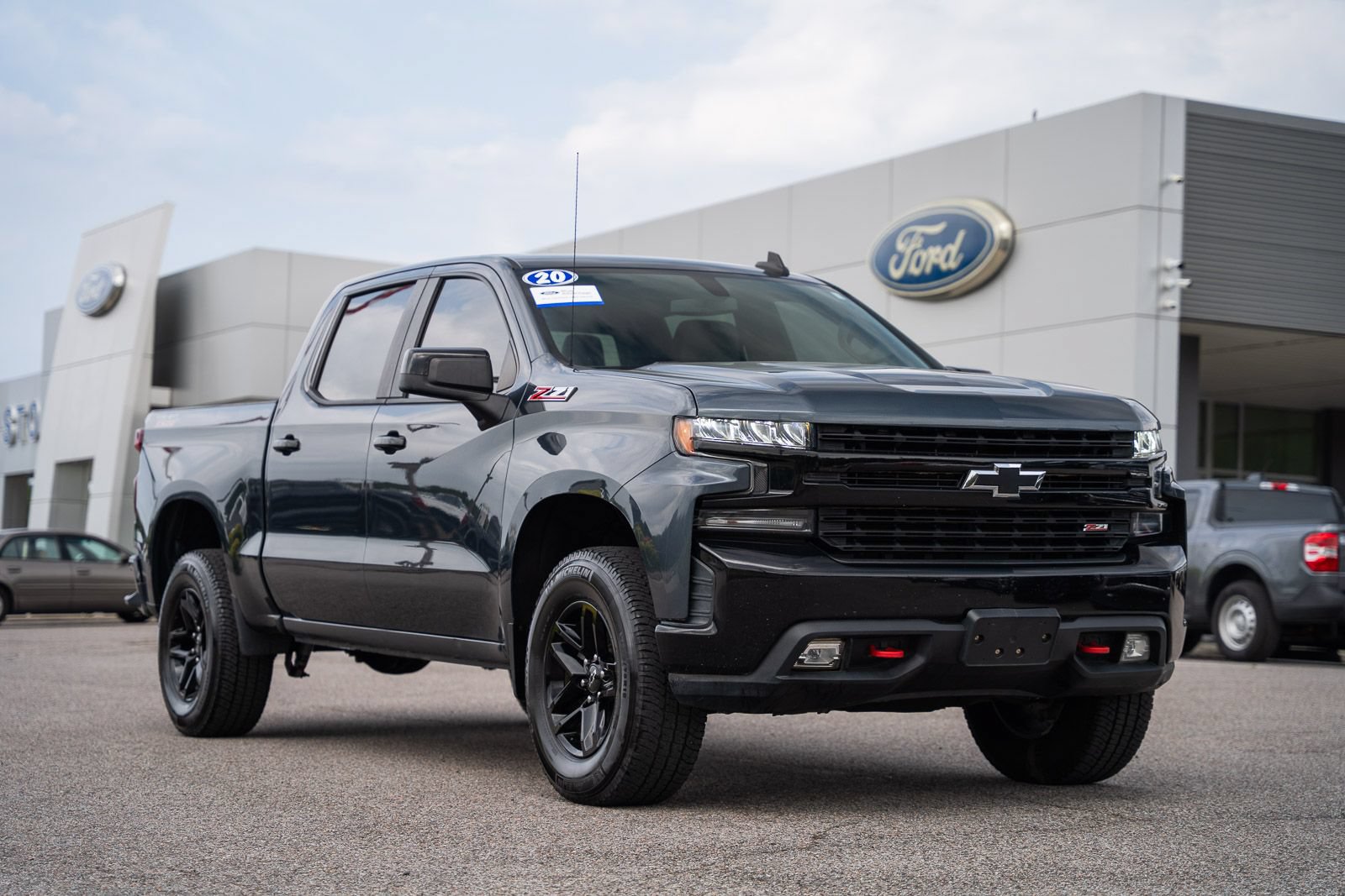 Used 2020 Chevrolet Silverado 1500 LT Trail Boss AWD/4WD image 1