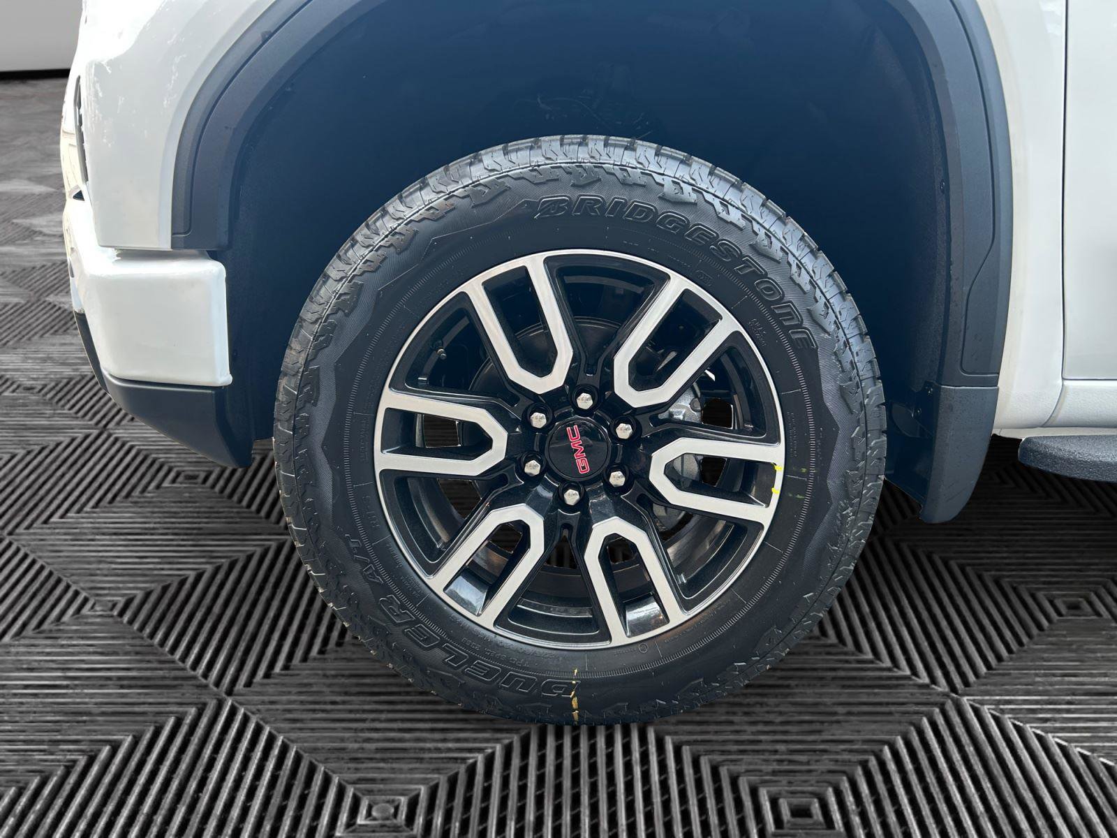 New 2026 GMC Sierra 1500 AT4 w/ AT4 Premium Package AWD/4WD image 14
