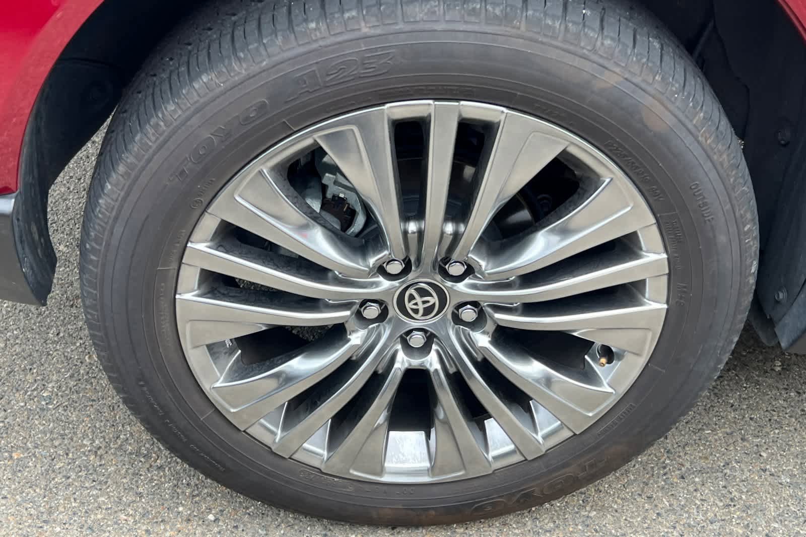 Used 2023 Toyota Venza Limited AWD/4WD image 17