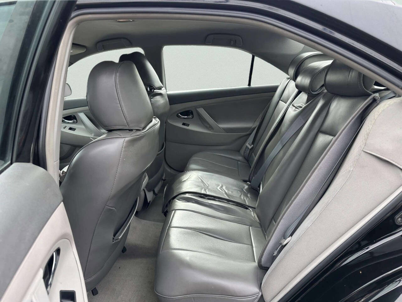 Used 2009 Toyota Camry LE FWD image 15