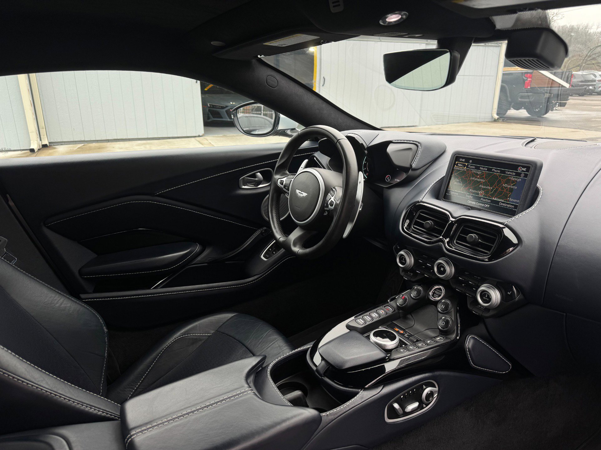 Used 2020 Aston Martin V8 Vantage Coupe image 24