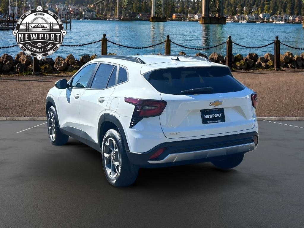 New 2026 Chevrolet Trax LT w/ Sunroof Package FWD image 7