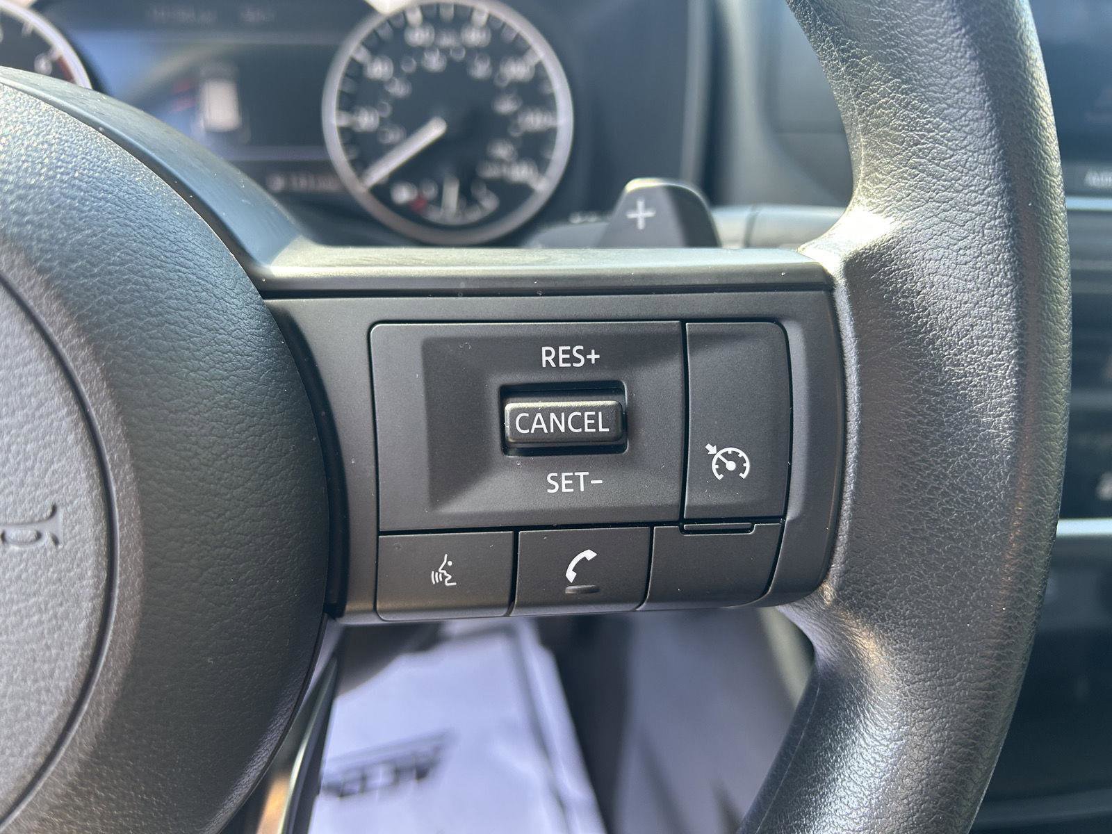 Used 2023 Nissan Rogue S image 21