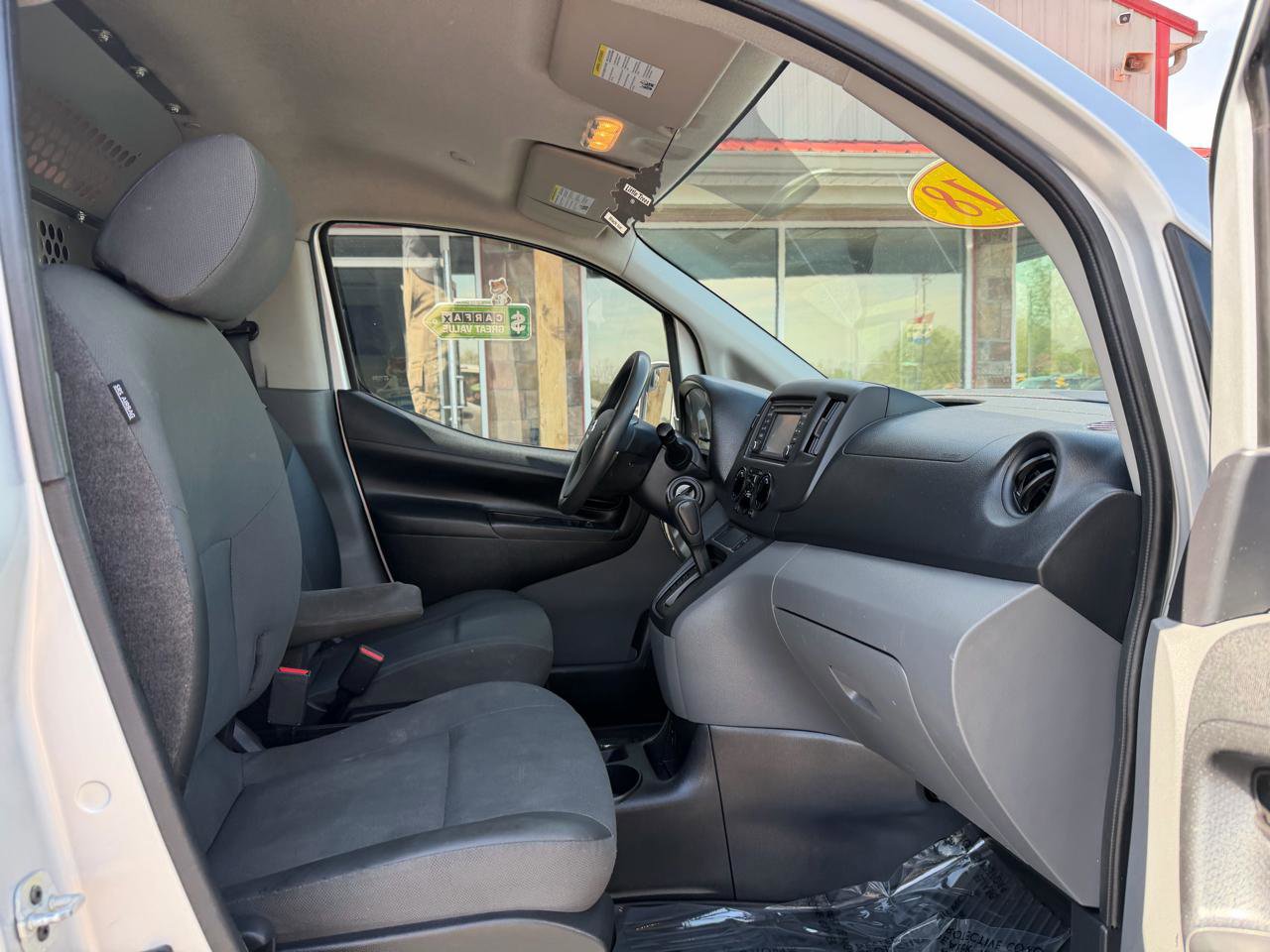 Used 2018 Nissan NV200 SV w/ Navigation Package image 21
