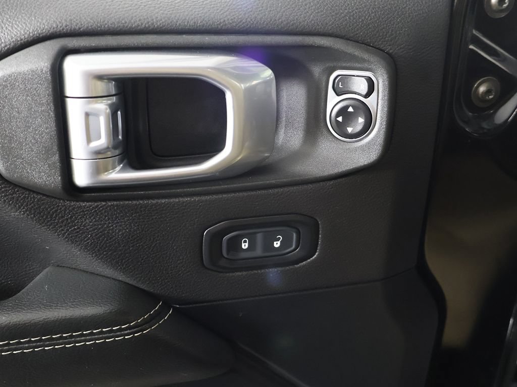 Used 2021 Jeep Wrangler Unlimited Sahara AWD/4WD image 31
