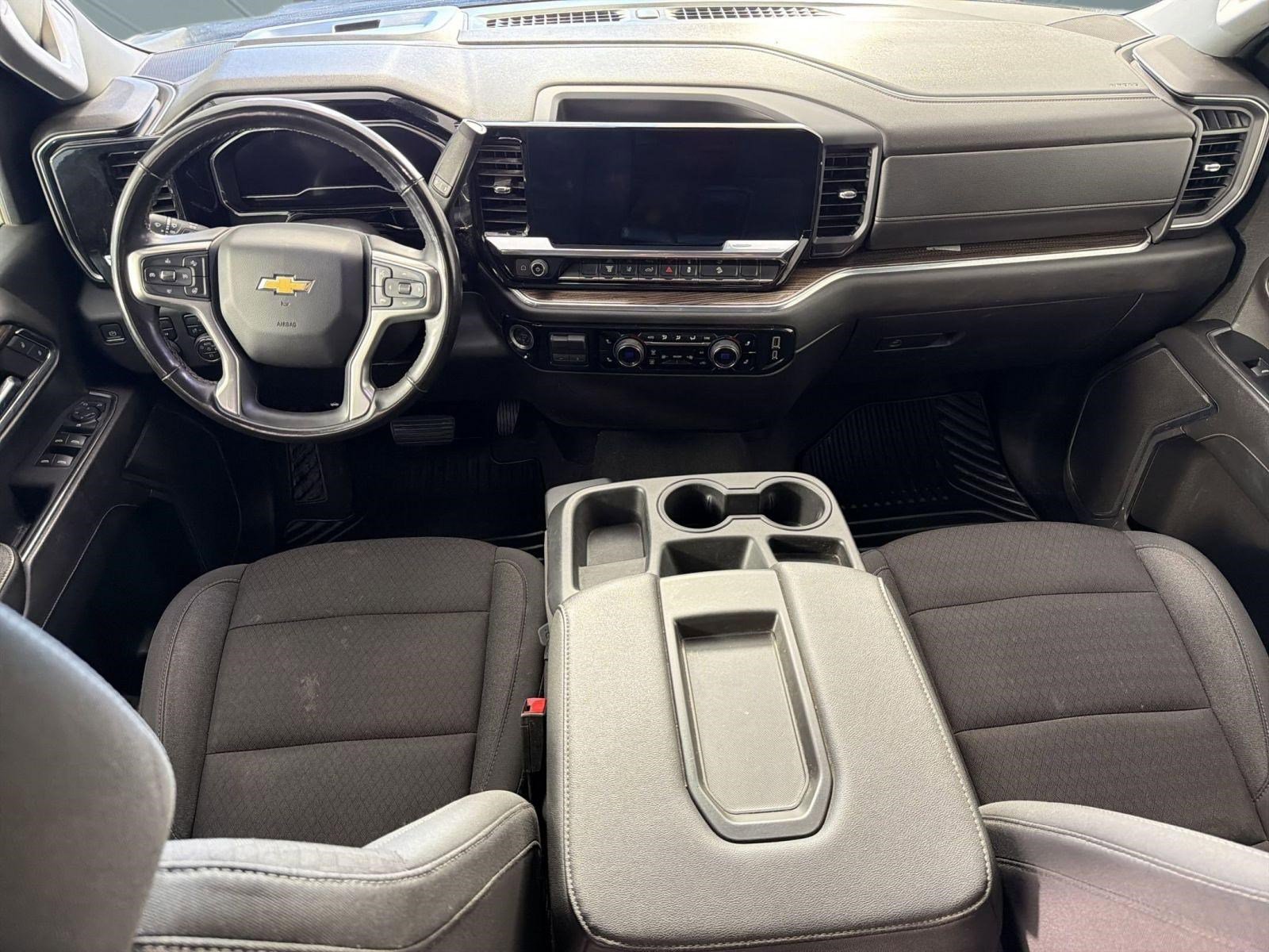 Used 2024 Chevrolet Silverado 2500 LT w/ Convenience Package image 16