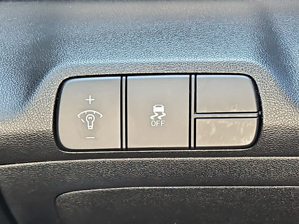 Used 2025 Hyundai Elantra SEL FWD image 24