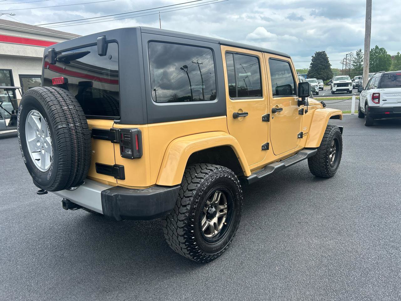 Used 2013 Jeep Wrangler Unlimited Sahara w/ Dual Top Group image 5