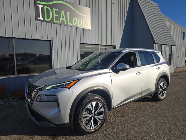 Used 2022 Nissan Rogue SV image 2