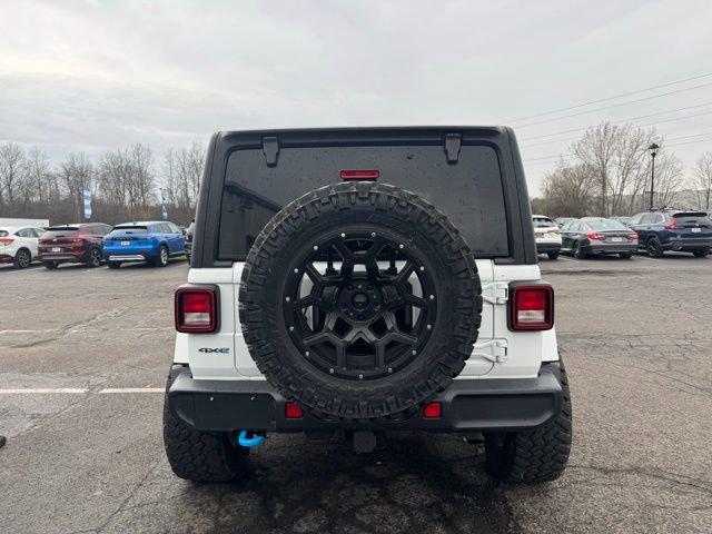 Used 2024 Jeep Wrangler Unlimited w/ Convenience Group AWD/4WD image 3