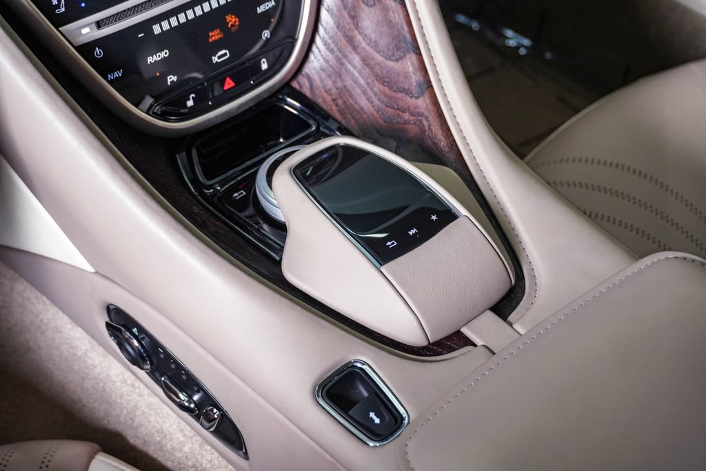 Used 2017 Aston Martin DB11 V12 RWD image 30