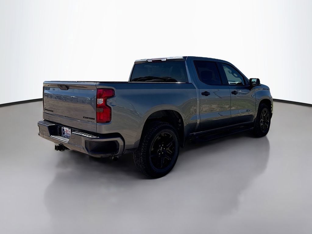 Used 2022 Chevrolet Silverado 1500 Custom w/ LPO, Blackout Package RWD image 7