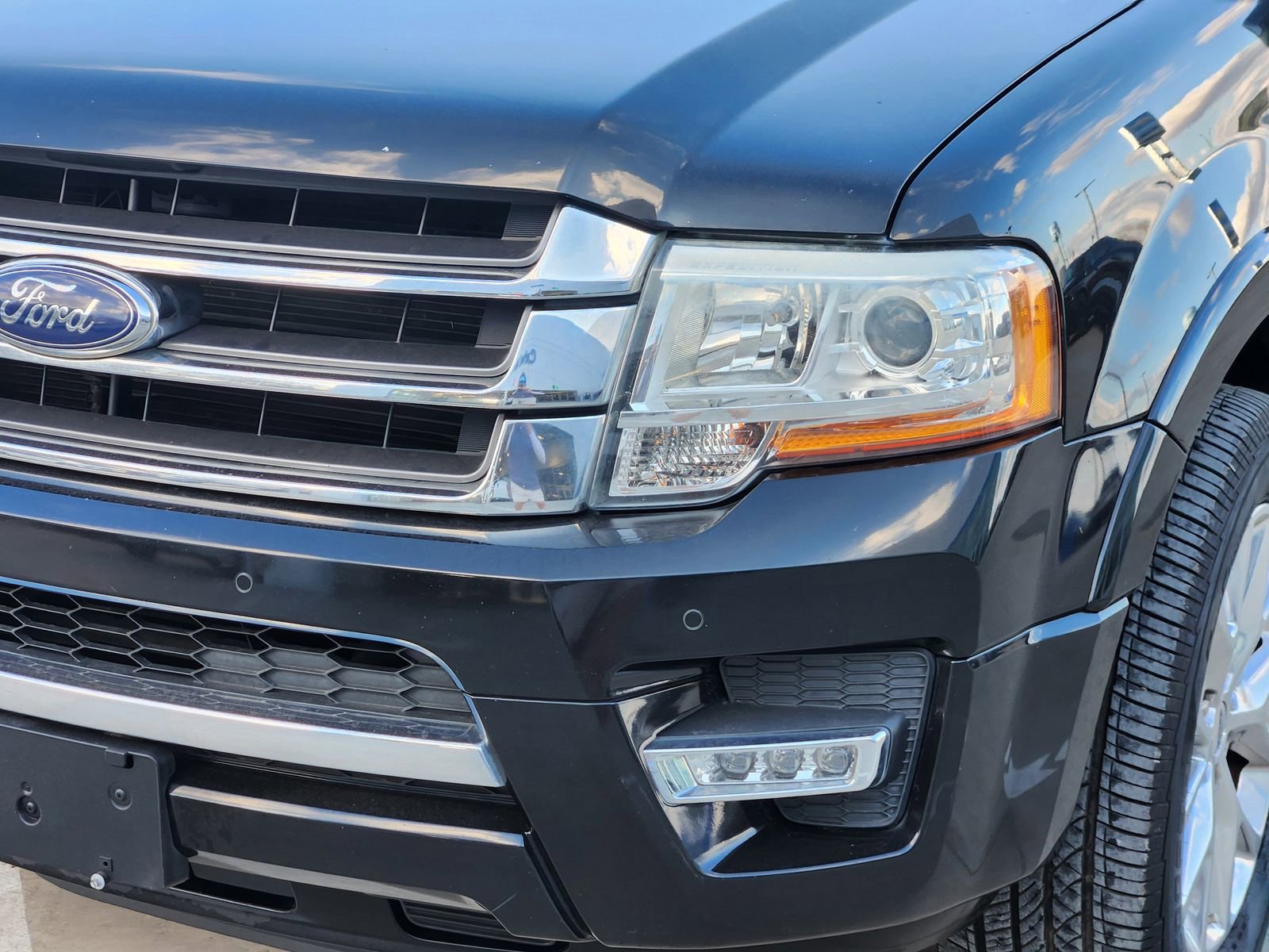 Used 2016 Ford Expedition Limited w/ Equipment Group 301A image 9