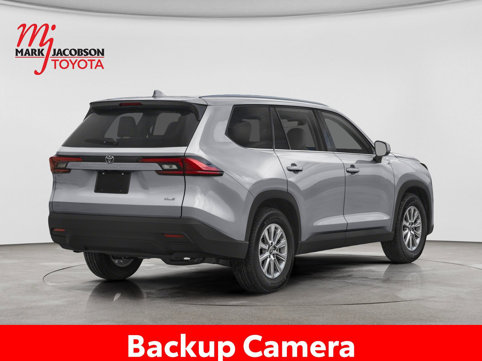 Used 2025 Toyota Grand Highlander FWD image 3