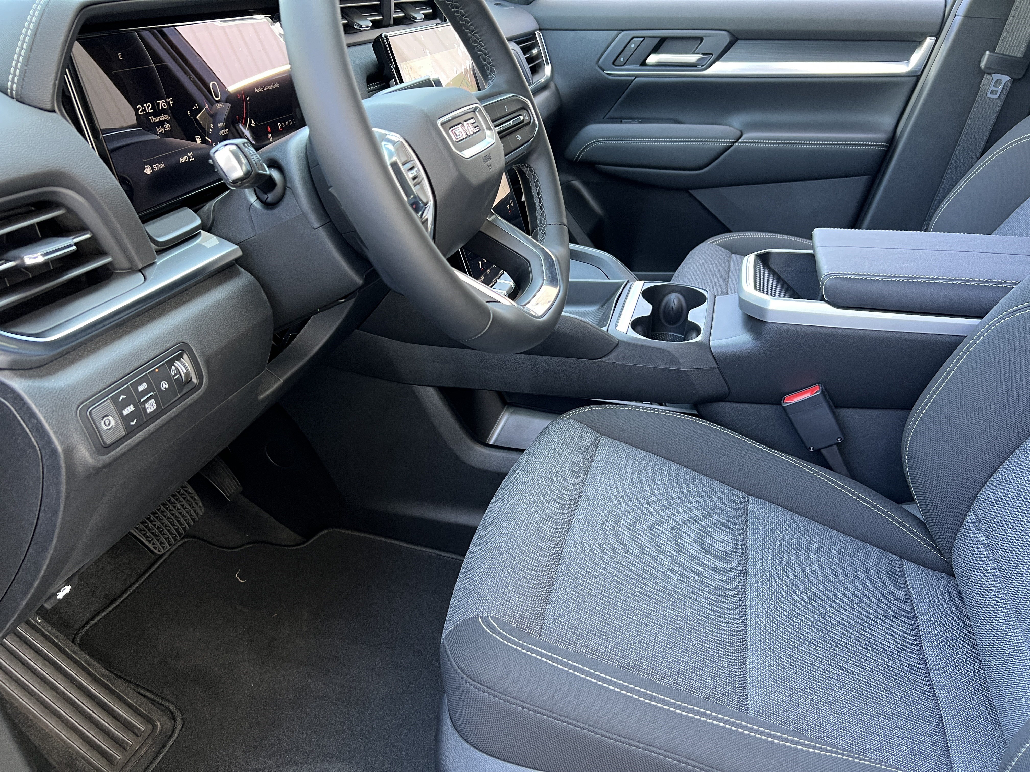 New 2027 GMC Terrain Elevation w/ Technology Package II AWD/4WD image 15