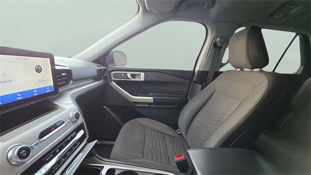 Used 2020 Ford Explorer XLT w/ Comfort Package image 41