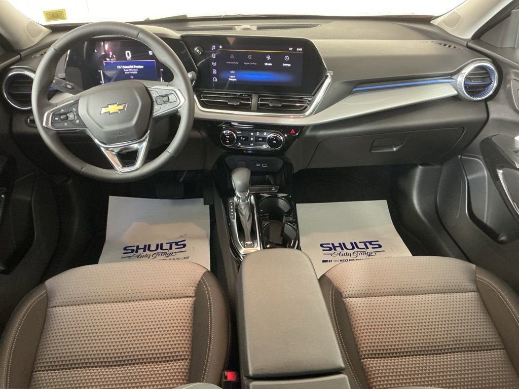 Used 2025 Chevrolet Trax LT w/ Driver Confidence Package image 13