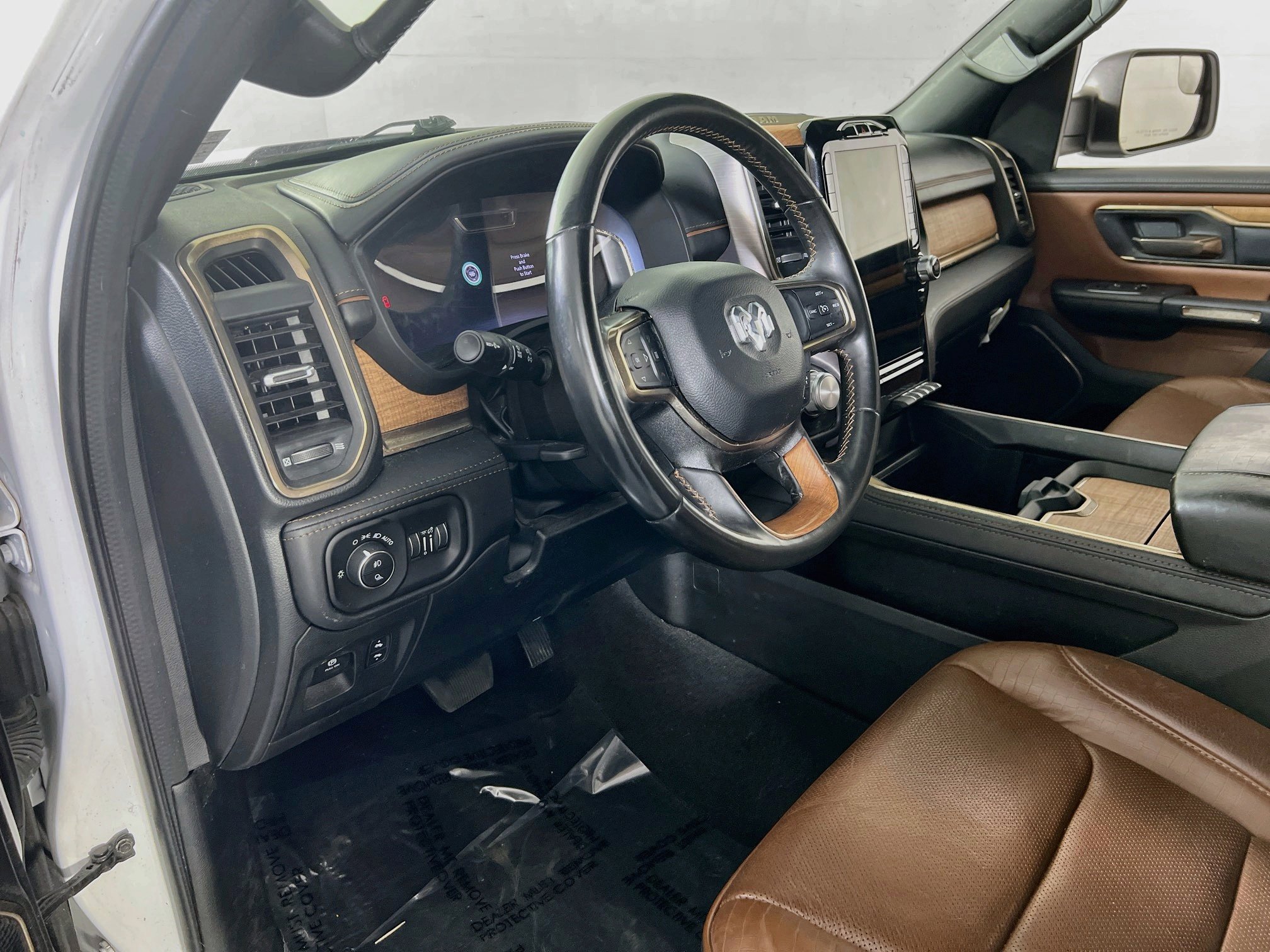 Used 2023 RAM 1500 Limited w/ Body Color Bumper Group AWD/4WD image 9