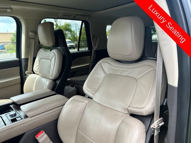 Used 2022 Lincoln Navigator Reserve AWD/4WD image 8