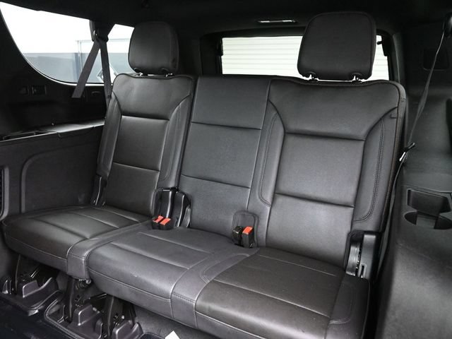 Used 2024 Chevrolet Suburban High Country AWD/4WD image 13