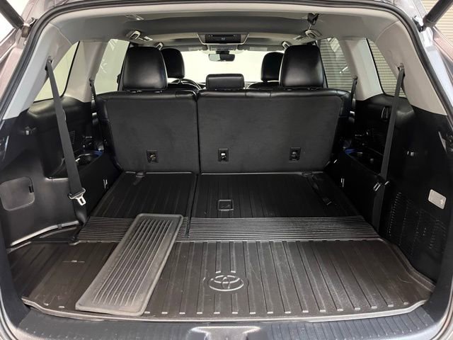 Used 2018 Toyota Highlander Limited image 15