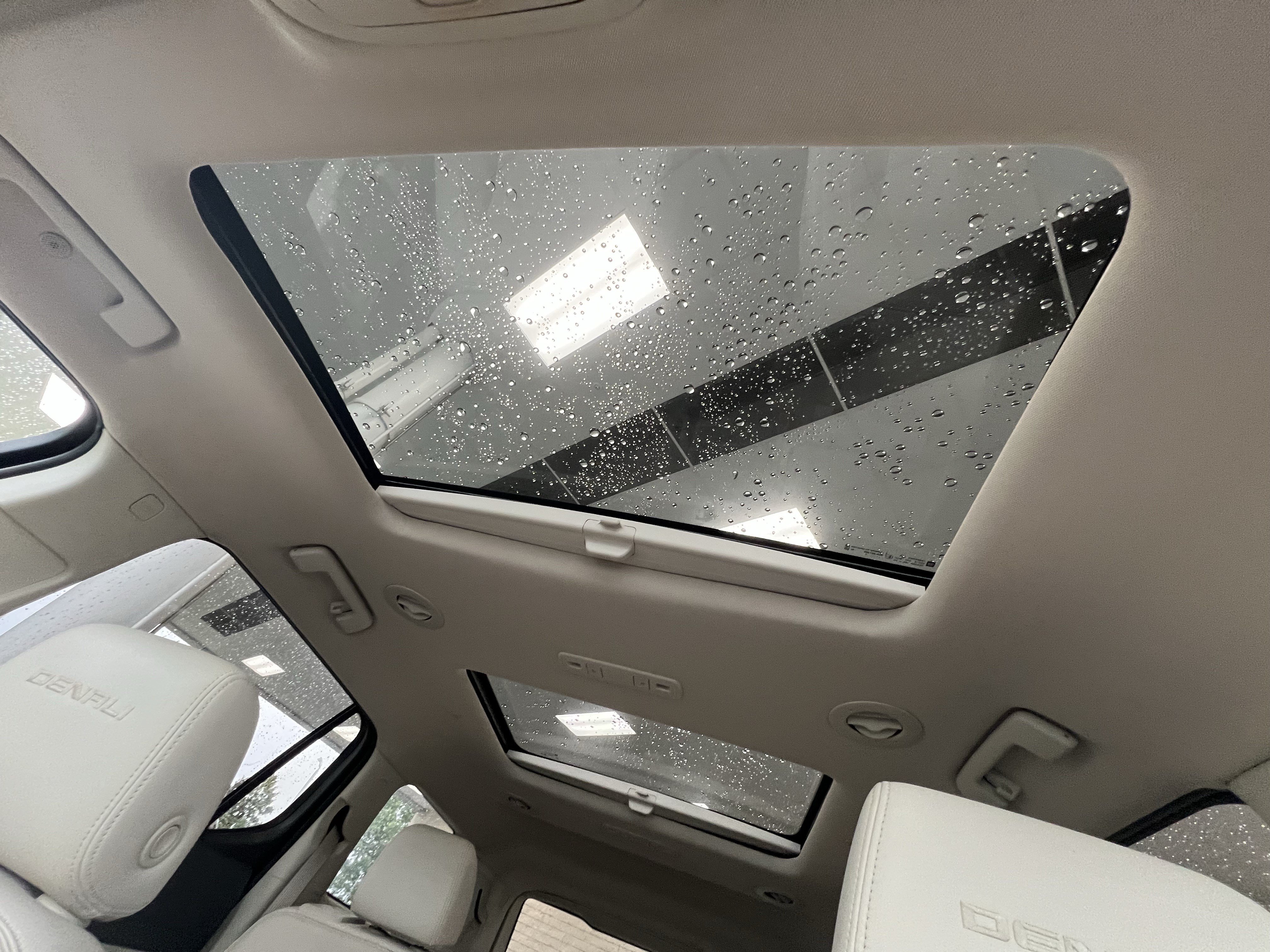 Used 2020 GMC Acadia Denali w/ Technology Package FWD image 29