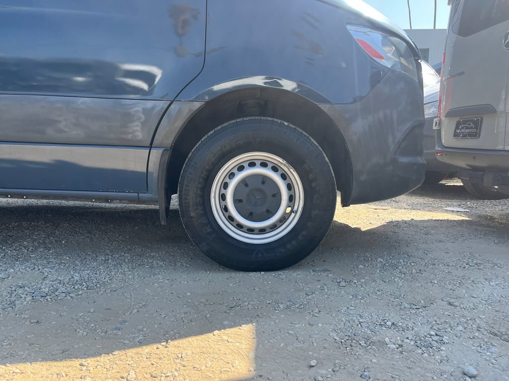 Used 2019 Mercedes-Benz Sprinter 144 image 21