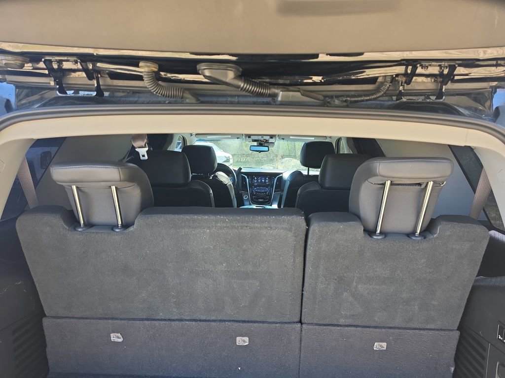 Used 2017 Cadillac Escalade Luxury image 10