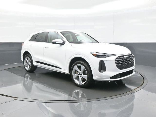 Certified 2025 Audi Q5 Premium Plus w/ Premium Plus image 1