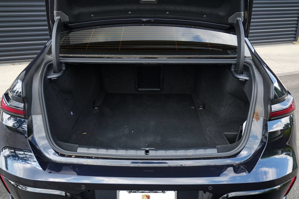 Used 2025 BMW i7 xDrive60 AWD/4WD image 17