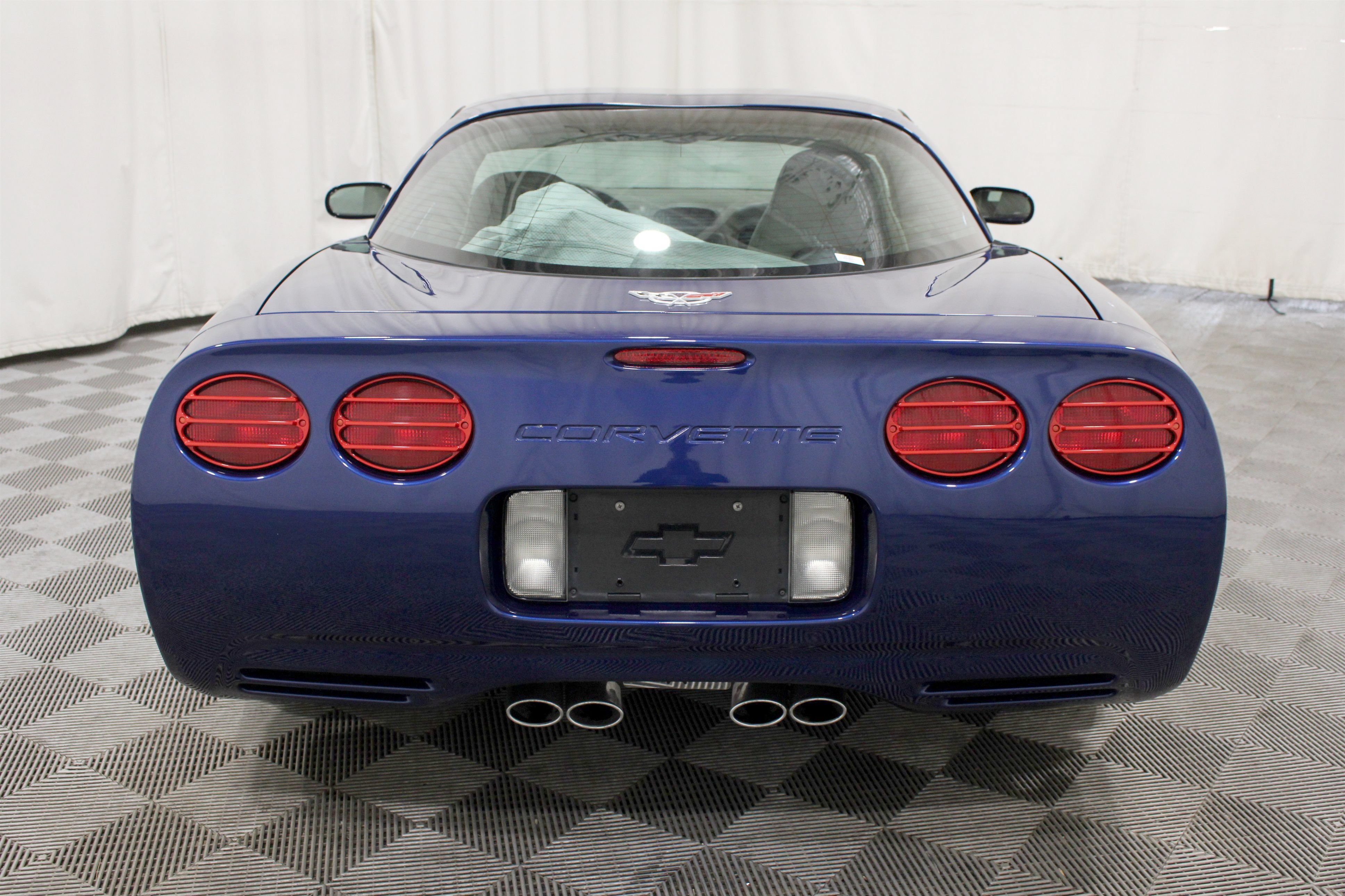 Used 2004 Chevrolet Corvette Coupe w/ Preferred Equipment Group RWD image 20