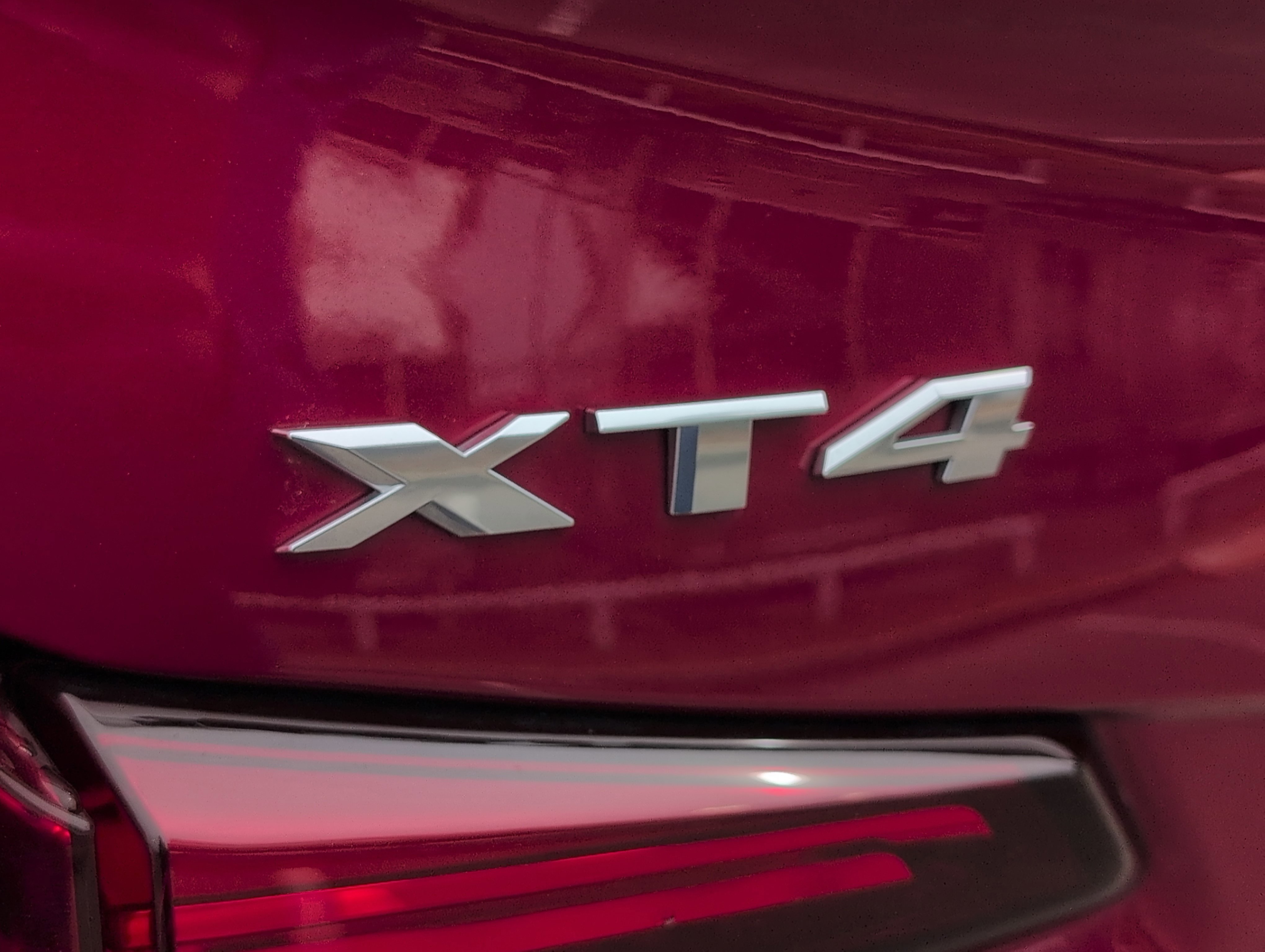 Used 2020 Cadillac XT4 Premium Luxury w/ Driver Awareness Package FWD image 10