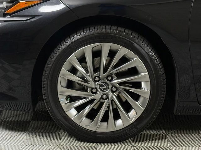 Certified 2022 Lexus ES 300h Ultra Luxury w/ Accessory Package 2 FWD image 13