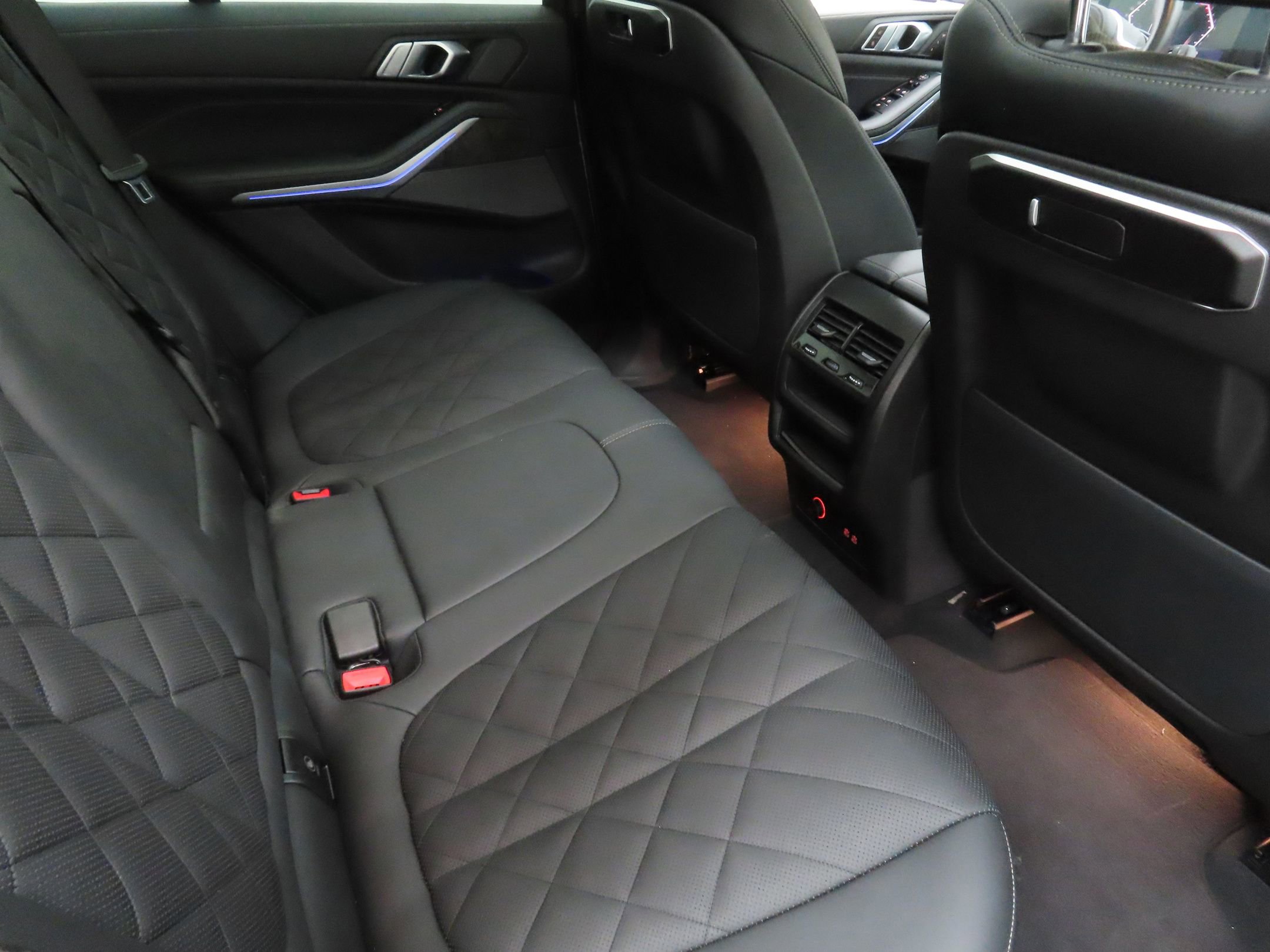 Used 2024 BMW X5 xDrive40i w/ M Sport Package image 24