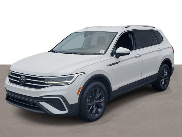 Certified 2023 Volkswagen Tiguan SE image 2