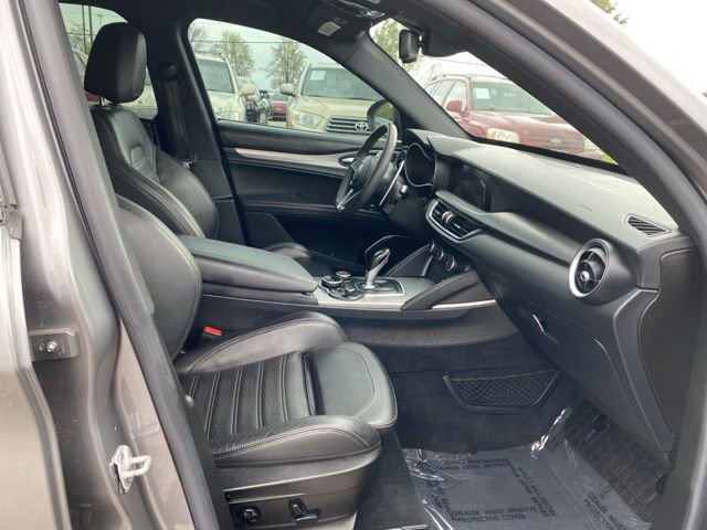 Used 2018 Alfa Romeo Stelvio Ti Sport image 28