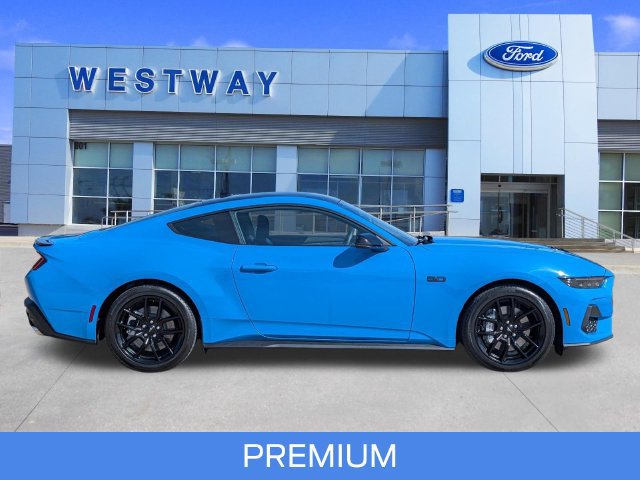 Used 2026 Ford Mustang GT Premium RWD image 2
