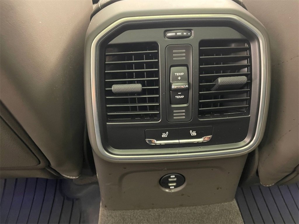 Used 2025 Porsche Macan image 16