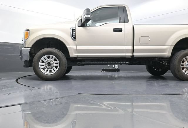 Used 2017 Ford F250 XLT w/ XLT Value Package AWD/4WD image 30