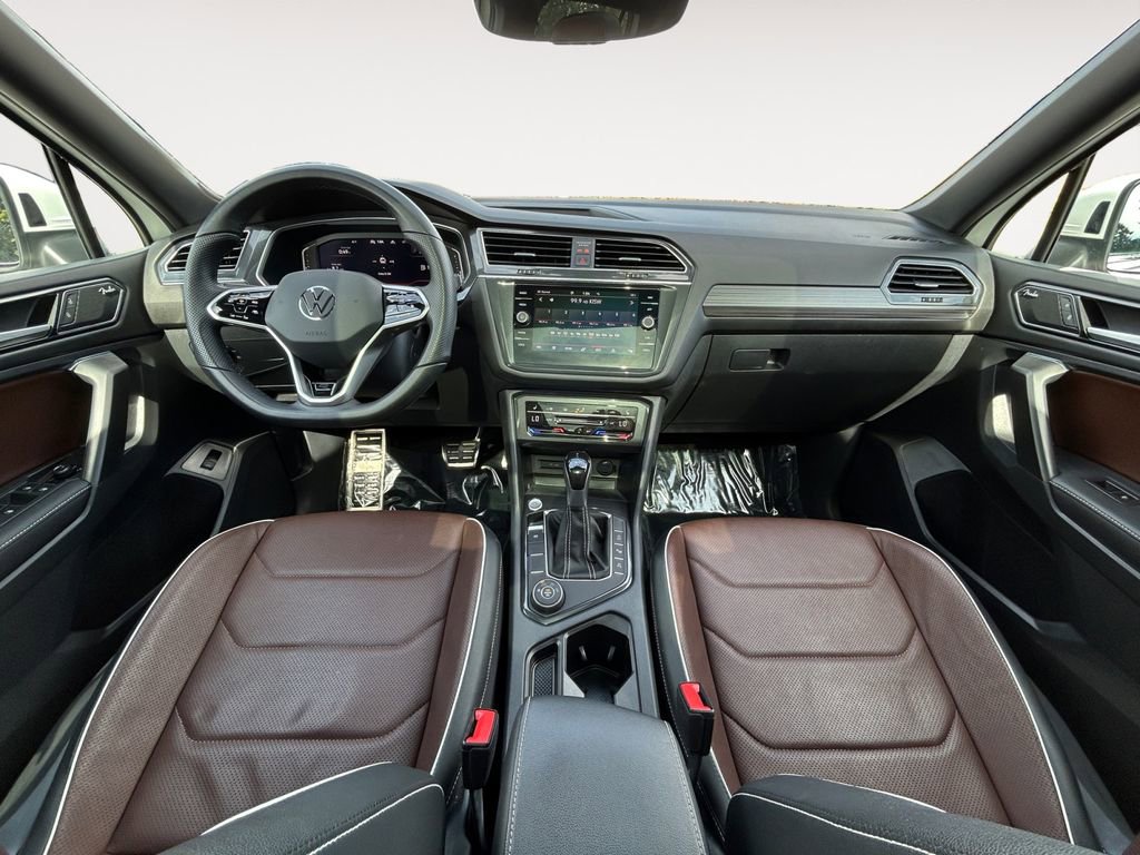 Used 2022 Volkswagen Tiguan SEL R-Line image 13