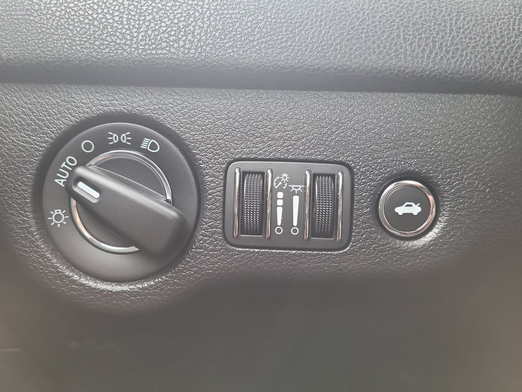 Certified 2021 Chrysler 300 Touring RWD image 31
