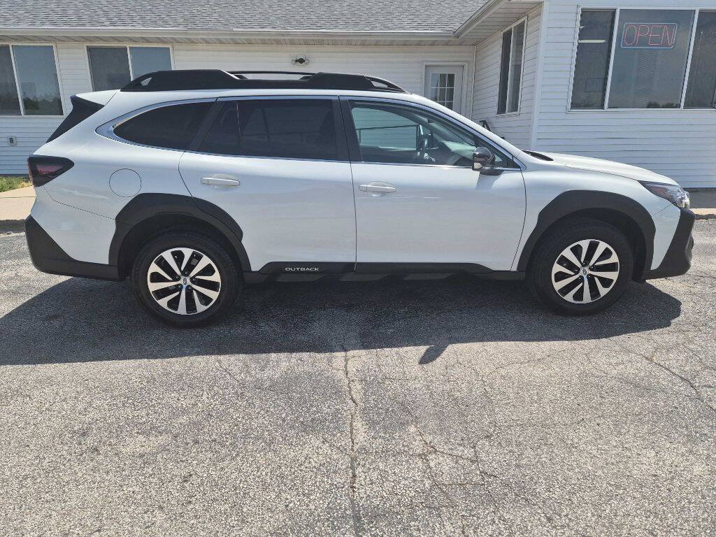Used 2023 Subaru Outback Premium w/ Popular Package #1 AWD/4WD image 3