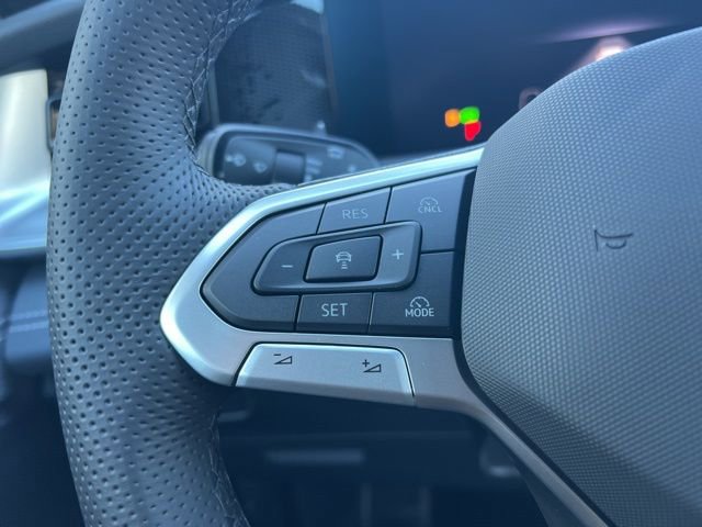 New 2026 Volkswagen Tiguan SE R-Line FWD image 15