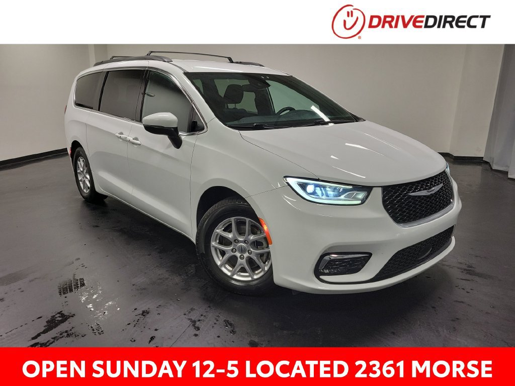 Used 2023 Chrysler Pacifica Touring