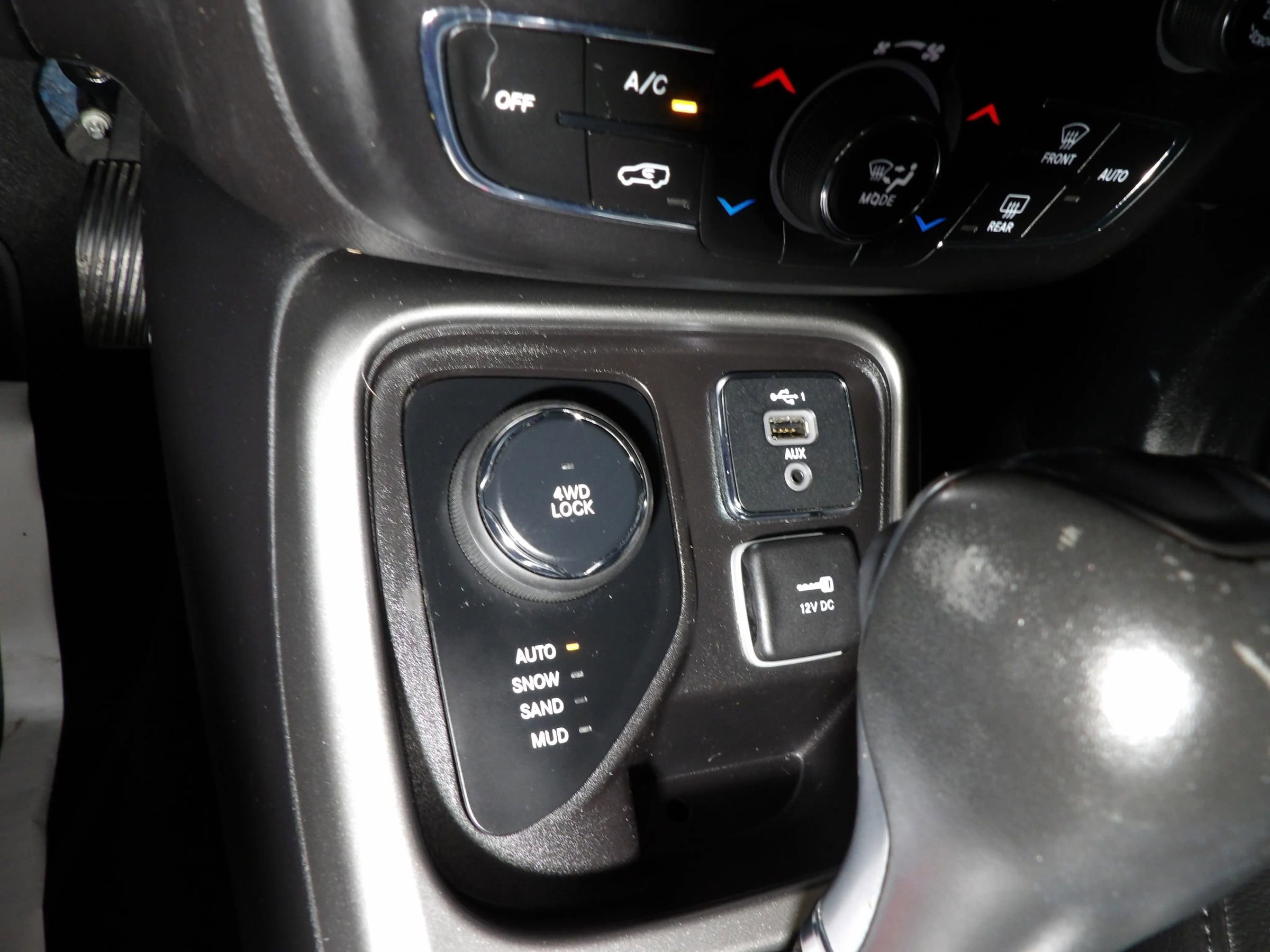 Used 2020 Jeep Compass Latitude AWD/4WD image 14