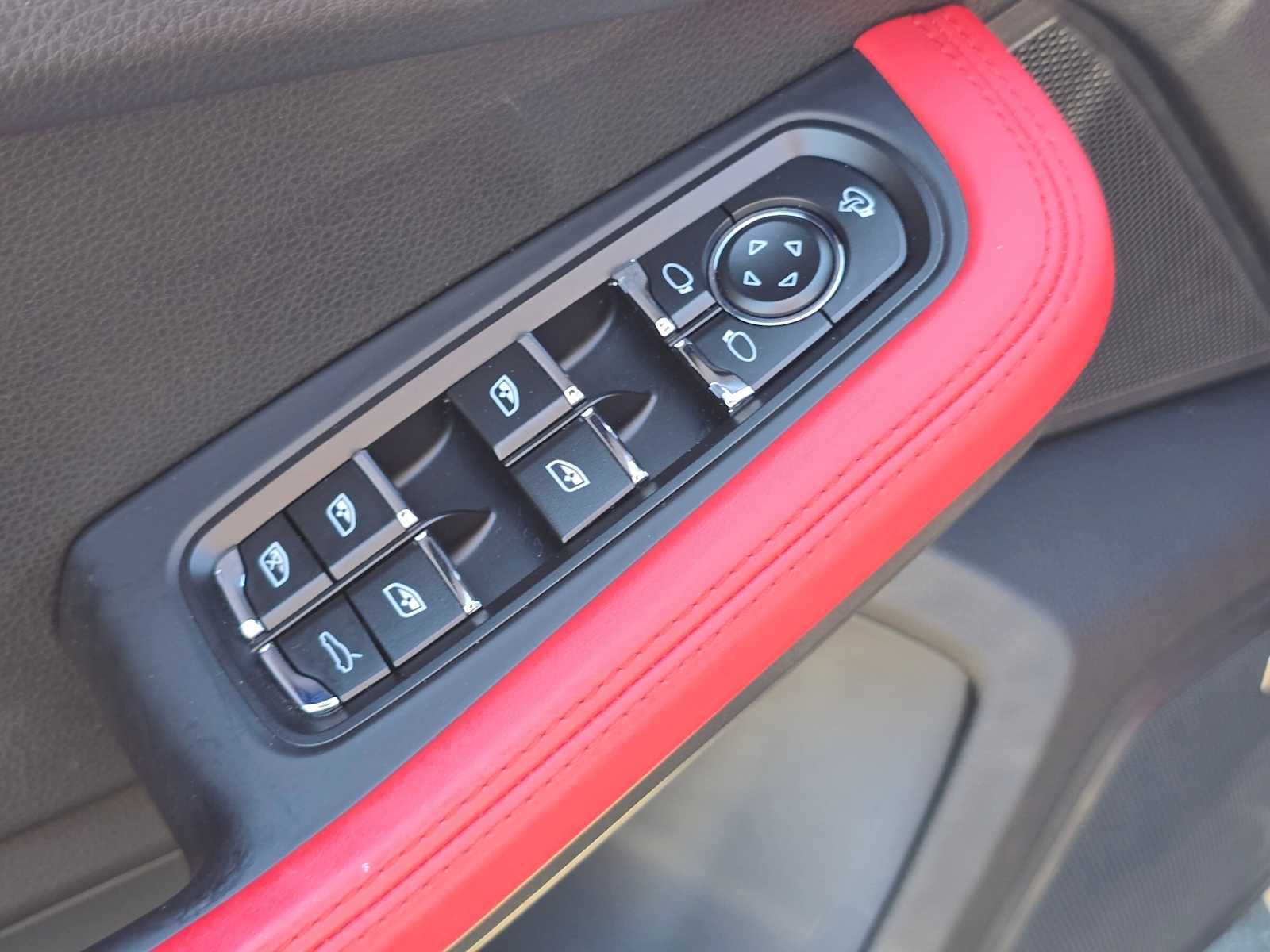 Used 2016 Porsche Macan S AWD/4WD image 23