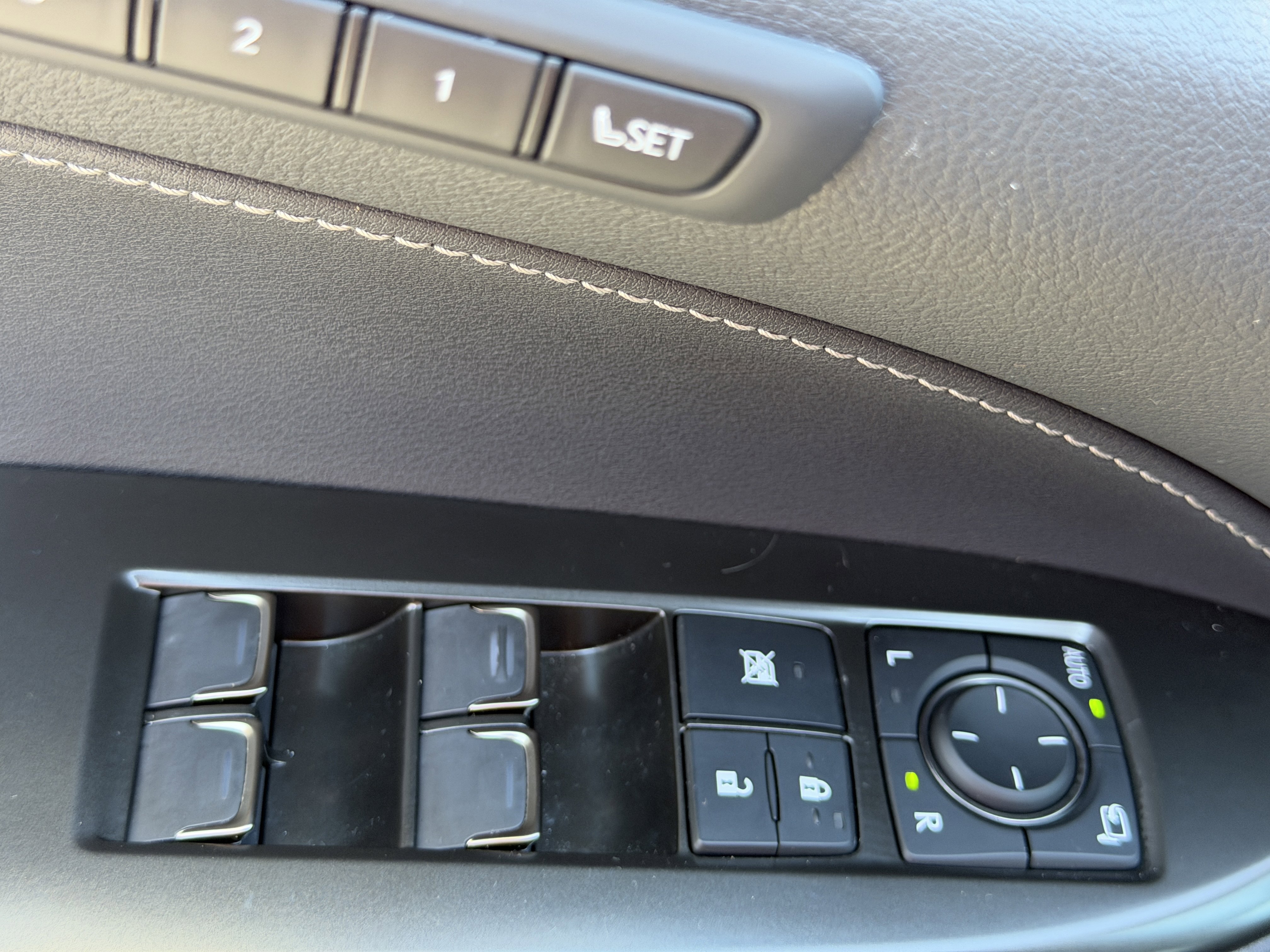 Used 2025 Lexus NX 450h+ F Sport image 17