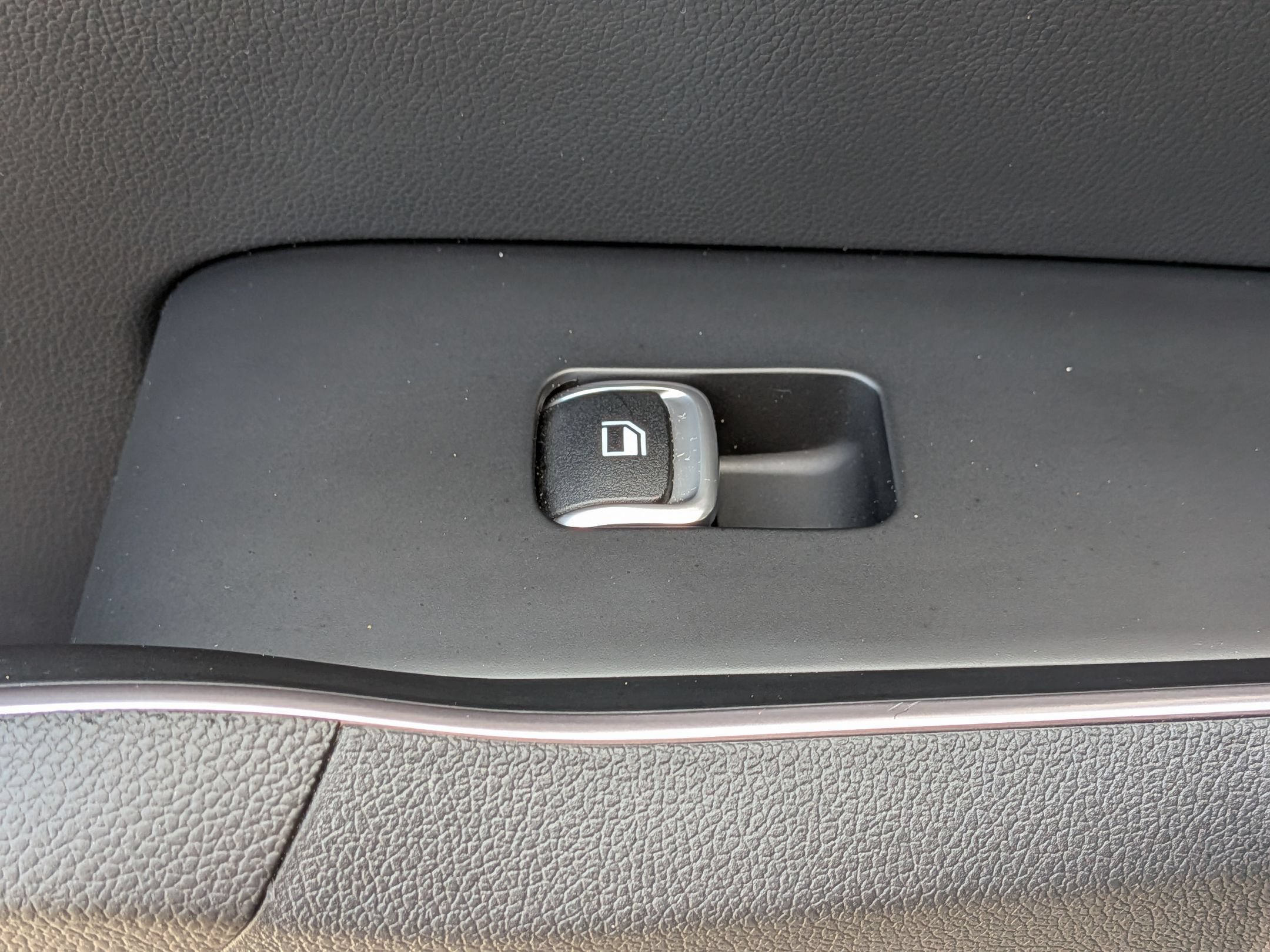 Used 2023 Kia Sorento LX FWD image 29