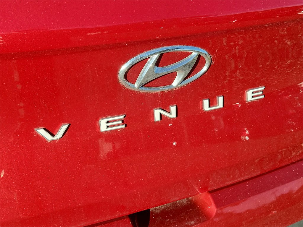 Certified 2022 Hyundai Venue Limited image 11
